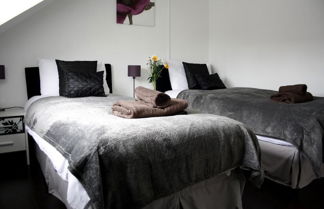 Photo 1 - Licatas Apartment Cotswolds Sleeps 6