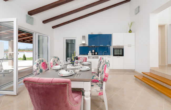 Villa Dea - Photo 17