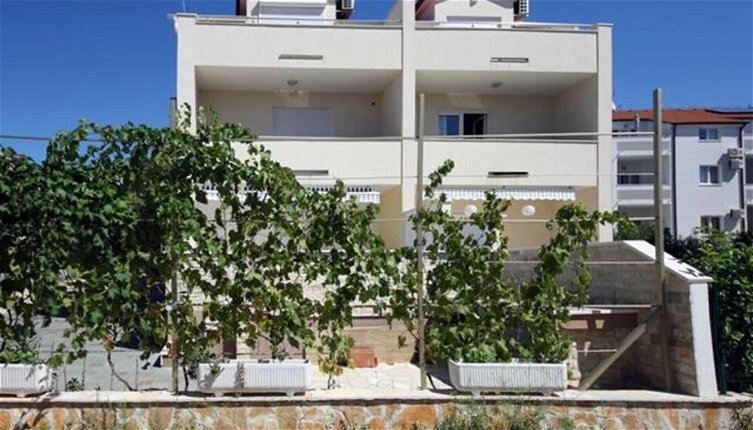Photo 1 - Charming 2-bed Apartment in Srima With sea View