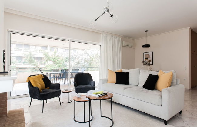 Top-Class 2BR Apartment in Marousi - Foto 1