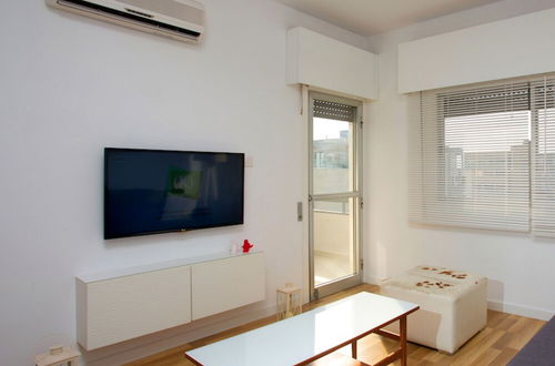 Photo 7 - SeaBreeze Limassol City Center Flat