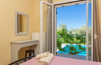 Photo 3 - Villa Russa Alekos Large Private Pool Walk to Beach Sea Views Wifi Car Not Required - 2020