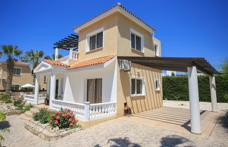 Foto 2 - Villa Anastasia Large Private Pool Walk to Beach A C Wifi Car Not Required Eco-friendly - 2400