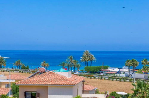 Foto 17 - Villa Fortuna Large Private Pool Walk to Beach Sea Views A C Wifi Car Not Required - 2630