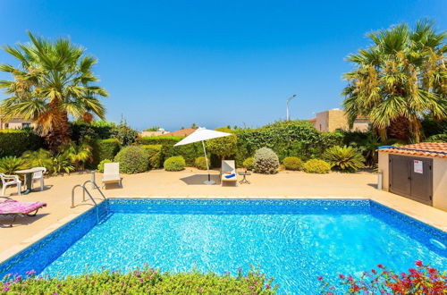 Foto 31 - Villa Fortuna Large Private Pool Walk to Beach Sea Views A C Wifi Car Not Required - 2630