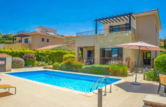 Foto 2 - Villa Fortuna Large Private Pool Walk to Beach Sea Views A C Wifi Car Not Required - 2630