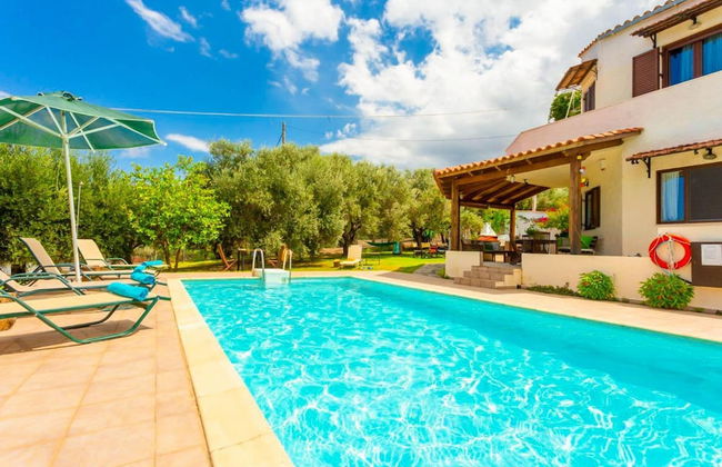 Villa Armi Large Private Pool Walk to Beach Sea Views A C Wifi Eco-friendly - 2809 - Foto 6