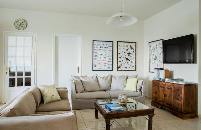 Villa Armi Large Private Pool Walk to Beach Sea Views A C Wifi Eco-friendly - 2809 - Foto 11