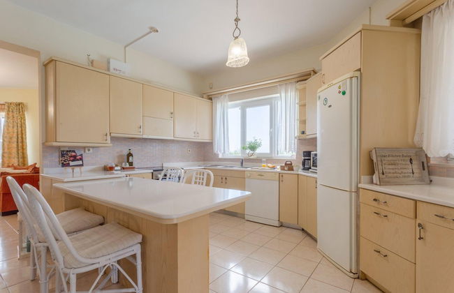 Villa Armi Large Private Pool Walk to Beach Sea Views A C Wifi Eco-friendly - 2809 - Foto 13