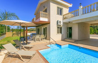 Photo 2 - Villa Clementina Large Private Pool Walk to Beach Sea Views A C Wifi Eco-friendly - 2183