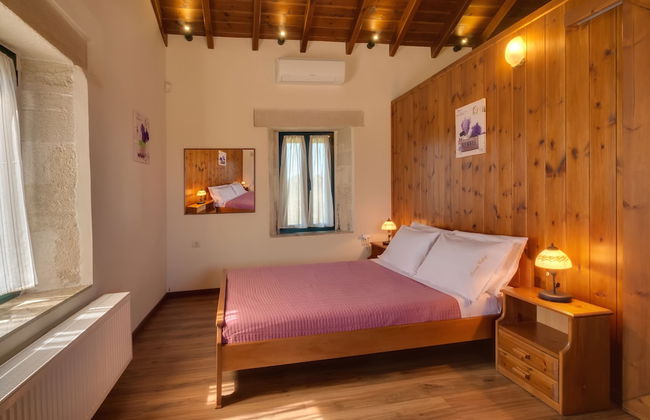 Traditional Ioannis Cottage...luxurious & Rustic With Ecological Heated Pool !!! - Photo 3