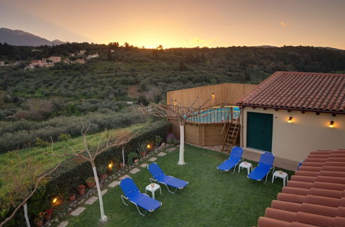 Foto 16 - Traditional Ioannis Cottage...luxurious & Rustic With Ecological Heated Pool