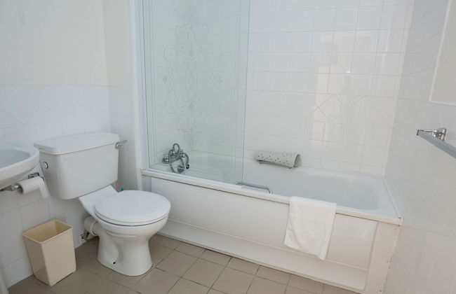 Spanish Cove Holiday Home Sleeps 5 - Photo 19