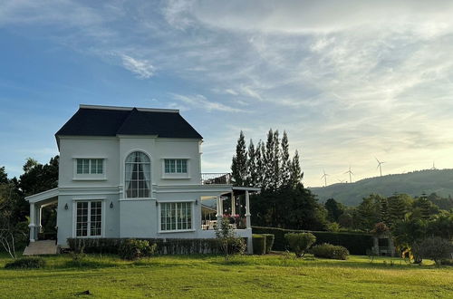 Photo 53 - Misty English Cottage