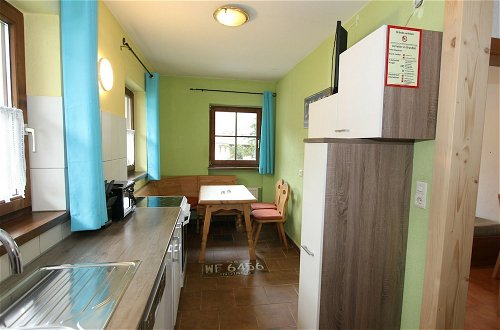 Foto 5 - Pleasant Apartment in Langenfeld With Sauna
