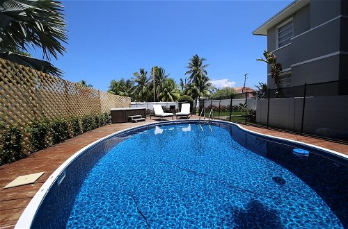 Photo 39 - Astonishing Bayshore Villa with Pool