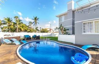 Foto 1 - Astonishing Bayshore Villa with Pool