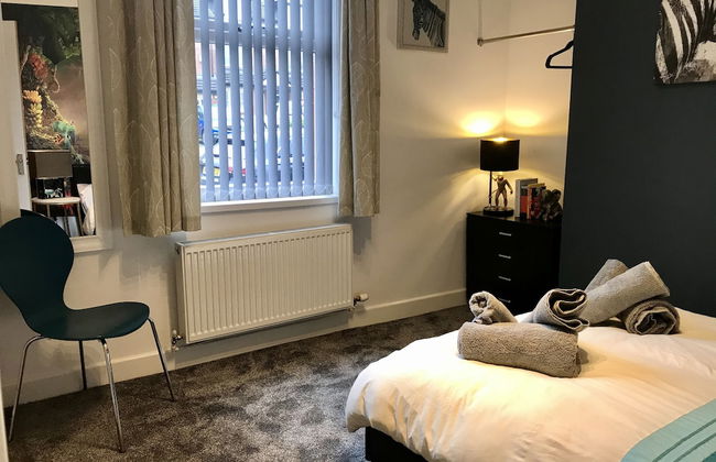 Stylish 3 Bedroom House Only 5 Mins From M6/m58 - Foto 11