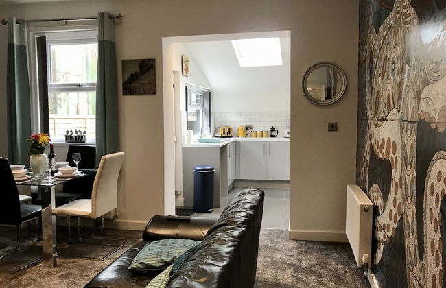 Stylish 3 Bedroom House Only 5 Mins From M6/m58 - Foto 24
