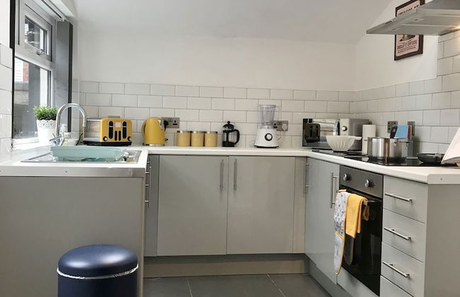 Stylish 3 Bedroom House Only 5 Mins From M6/m58 - Foto 21