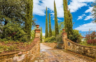 Photo 1 - Villa With Private Pool, Near Cortona, 3 Apartments