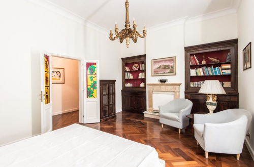 Photo 2 - RSH Luxury Vatican Four Bedroom Apartment