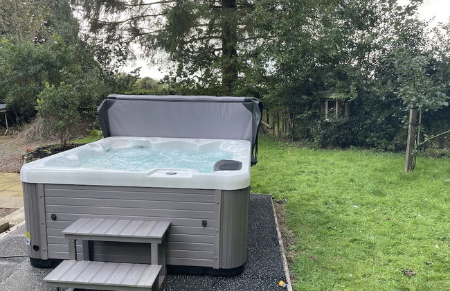 Country Cottage Sleeps 6 w/ Hot Tub & Dog-friendly - Foto 25