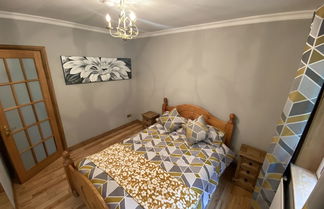 Foto 3 - Captivating Cottage With Hot Tub Included Sleeps 6