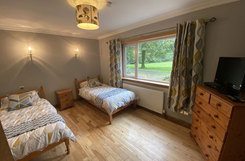 Photo 5 - Captivating Cottage With Hot Tub Included Sleeps 6