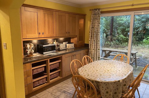 Photo 12 - Captivating Cottage With Hot Tub Included Sleeps 6