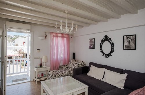 Photo 10 - Beautiful Apartment With Amazing View In Mykonos Old Town