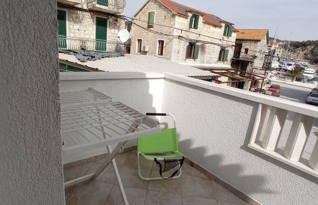 Sea-view Apartment - Sleeps 4, Parking & Balcony - Photo 27
