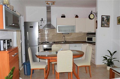 Foto 6 - Remarkable 1-bed Apartment in Marina