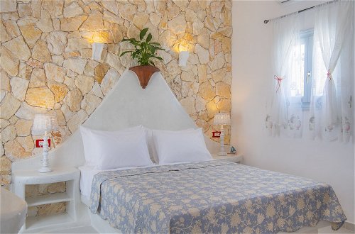 Photo 13 - Starlight Luxury Seaside Villa & Suites