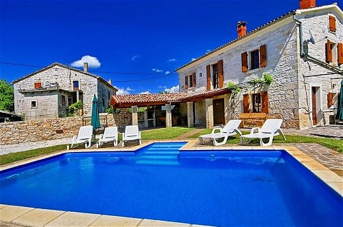 Photo 18 - Authentic Villa in Tinjan With Private Pool