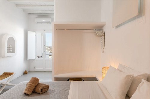 Foto 22 - Mykonos Supreme Comfort Suites & Villas