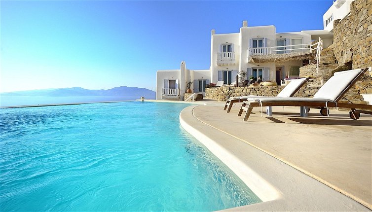 Photo 1 - Villa Adella by Mermaid Luxury Villas