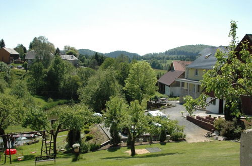 Photo 12 - Roomy Apartment in Lichtenhain With Pond