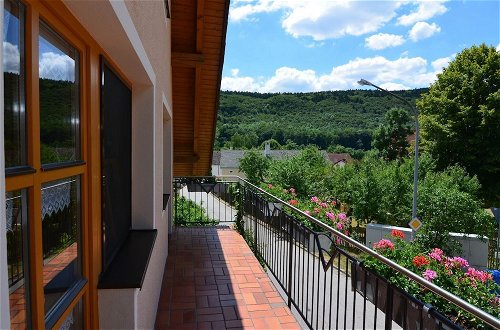 Photo 10 - Apartment With Private Terrace in Prunn