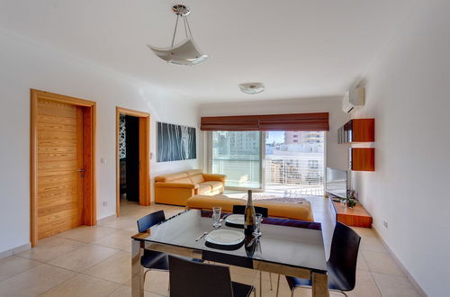 Photo 4 - Fabulous Apartment With Pool, Upmarket Area