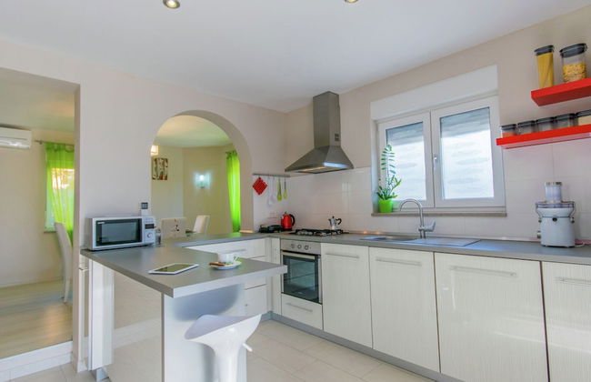 Comfortable Villa in Pula With Private Swimming Pool, Near the Beach - Photo 14