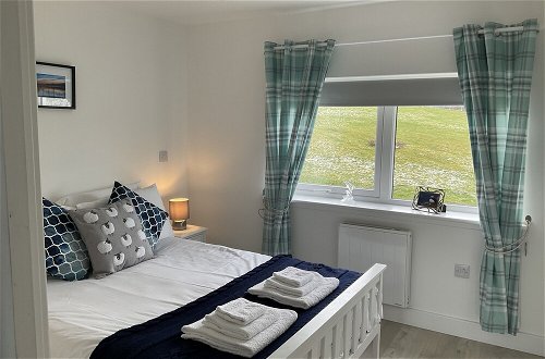 Photo 10 - Charming 2-bed Cabin in Inverness, Scotland