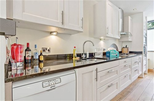 Photo 14 - Stylish and Bright 3 Bedroom Duplex in North London