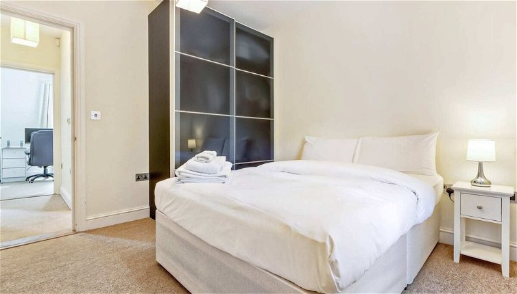 Photo 1 - Stylish and Bright 3 Bedroom Duplex in North London