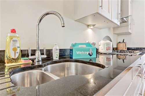 Photo 13 - Stylish and Bright 3 Bedroom Duplex in North London
