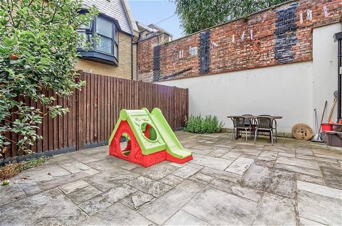 Photo 30 - Stylish and Bright 3 Bedroom Duplex in North London