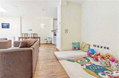 Photo 9 - Stylish and Bright 3 Bedroom Duplex in North London