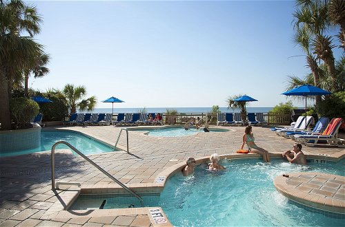 Foto 22 - Coral Beach Resort Hotel & Suites