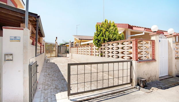 Beachside Getaway w/ Garden - Foto 3