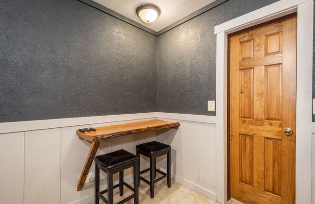 Cottage at Slope's Edge - Photo 3